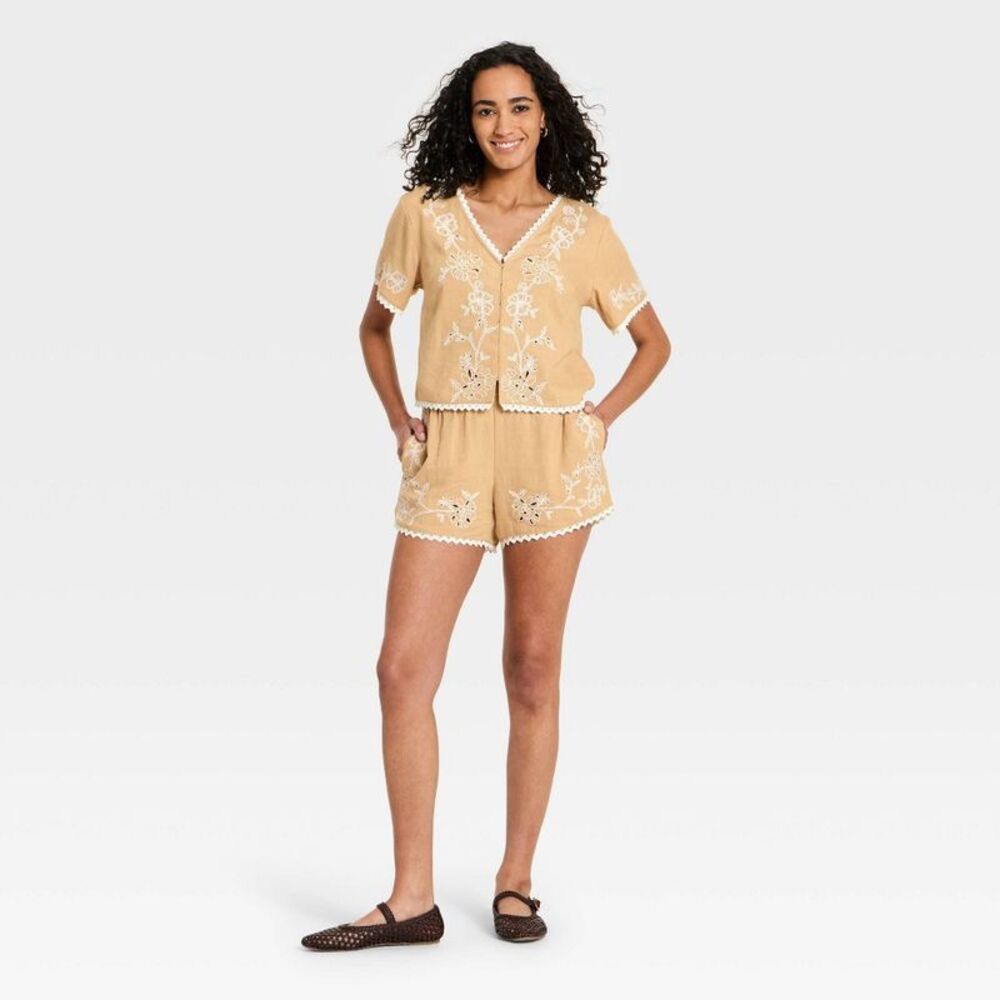 Women's Short Sleeve Cutwork V-Neck Blouse - Tan XL - Picture 3 of 3